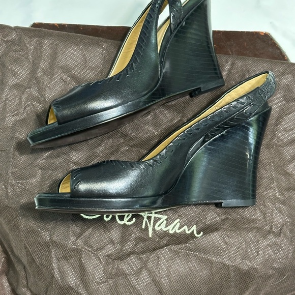 Cole Haan Women's Black Slingback Peep Hole Wedges Leather New - Picture 3 of 8